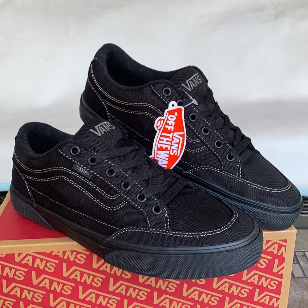 VANS BEARCAT CANVAS BLACK/BLACK MEN’S
(Canvas) Black/Black
VN000DT2186 Sneakers